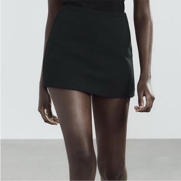 ✨NWT✨ Zara black mini skort skirt - Picture 1 of 9